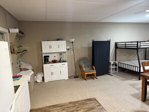 1 bedroom, desk, free WiFi, bed sheets