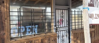 Charming Lodge in Bryson Tx with AC