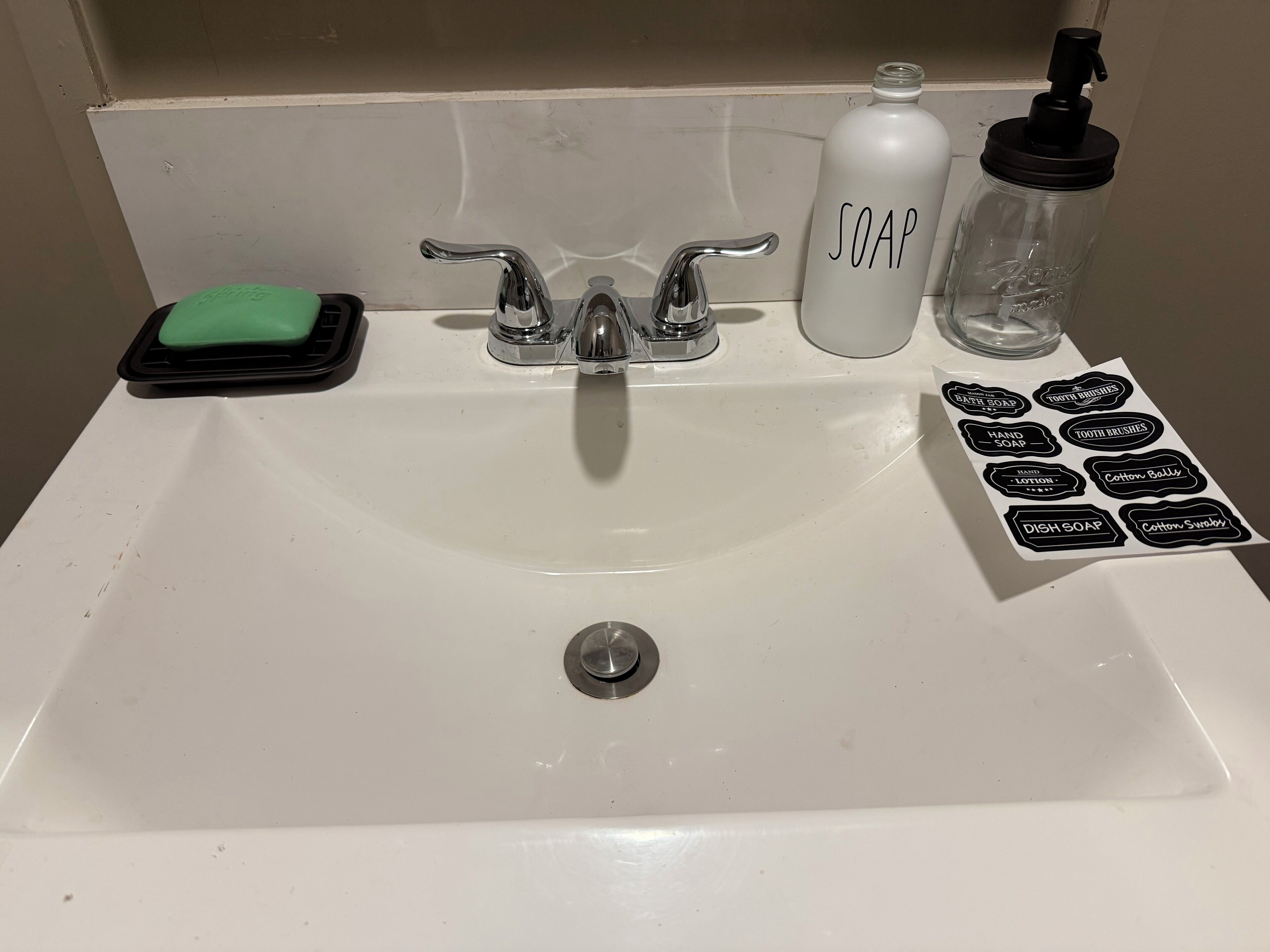 Shower, towels, soap, toilet paper