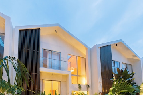 ELIVAAS Mirai Tauras 3BHK