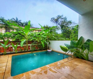 12 piscinas al aire libre