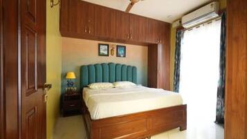 2 bedrooms, WiFi, bed sheets