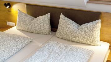 2 bedrooms, WiFi, bed sheets, wheelchair access