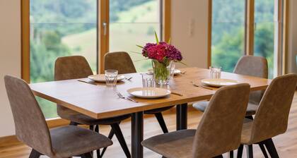 Holiday Apartment 'Burgblick' with Mountain View and Wi-Fi