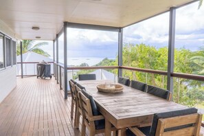 屋外ダイニングエリア