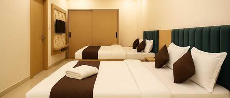 家庭四人房 | 書桌、手提電腦工作空間、免費 Wi-Fi