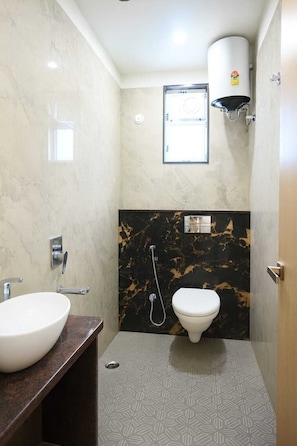 Shower, towels, soap, shampoo