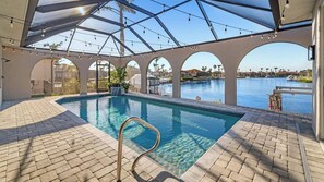 Imagen sin descripción, 4 de 34, botón