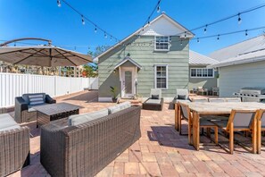 Outdoor dining - Tay307-B (Punta Gorda)
