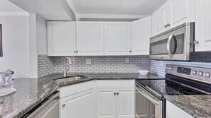 Private kitchen - MA25188C-103 Summary: (Punta Gorda)