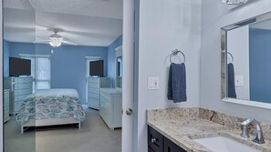 2 bedrooms, WiFi, bed sheets - MA25188C-103 Summary: (Punta Gorda)