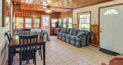 2 Mi to Fishing on Lake Whitney: Cottage w/ Deck