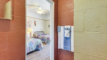 Apartment (0 Bedroom) | Interior