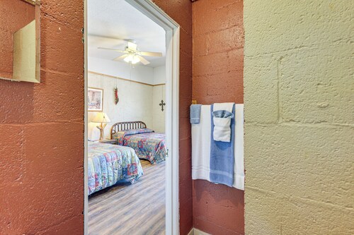 Studio w/ Trail Access: 8 Mi to Lake Whitney St Pk