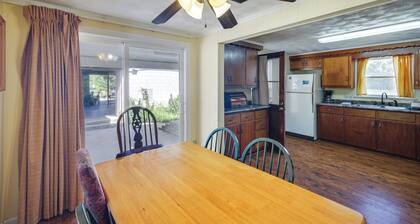 Relax By Lake, Hike From Your Door: Whitney Home