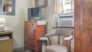 Apartment (0 Bedroom) | Bahagian dalam