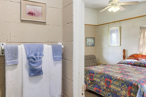 Hike On-site: Lake Whitney Studio Hideaway