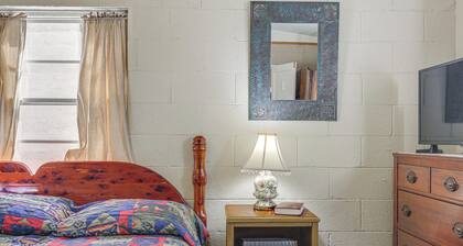 Hike On-site: Lake Whitney Studio Hideaway