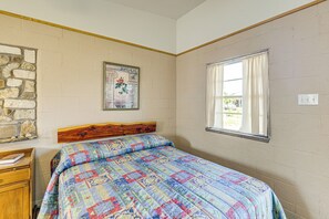 Apartment (0 Bedroom) | Interior