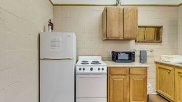 Apartment (0 Bedroom) | Interior