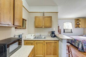 Apartment (0 Bedroom) | Interior