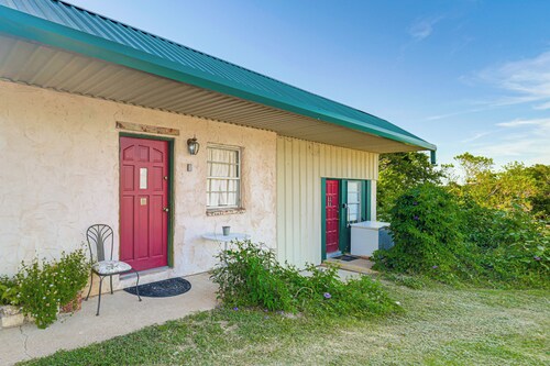 On-site Hiking Trails: Lake Whitney Studio!