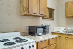 Apartment (0 Bedroom) | Interior - On-site Hiking Trails: Lake Whitney Studio! (Whitney)