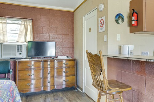 Easy Lake & Hiking Trails Access: Whitney Studio