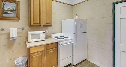 Easy Lake & Hiking Trails Access: Whitney Studio