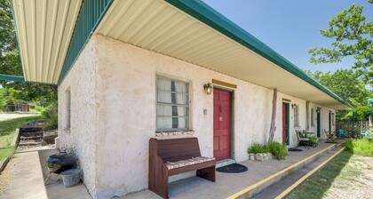 2 Mi to Marina: Lake Whitney Studio Retreat!