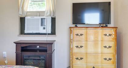 2 Mi to Marina: Lake Whitney Studio Retreat!