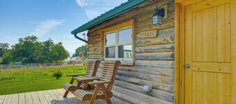 Montana Mountain Getaway: Deck & Amazing Views