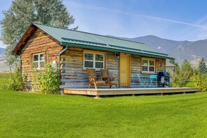 House (1 Bedroom) | Interior - Montana Mountain Getaway: Deck & Amazing Views (Alder)