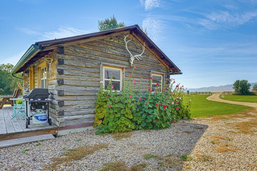 Montana Mountain Getaway: Deck & Amazing Views