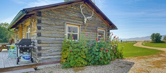Montana Mountain Getaway: Deck & Amazing Views