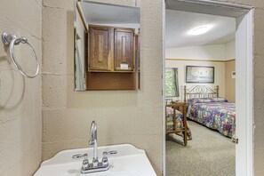 Apartment (0 Bedroom) | Interior