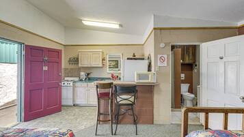 Apartment (0 Bedroom) | Interior