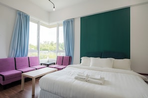 Iron/ironing board, internet, bed sheets