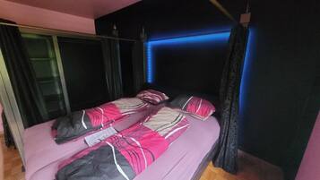 1 Schlafzimmer, WLAN, BettwÀsche