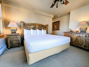 3 bedrooms, iron/ironing board, WiFi, bed sheets - Mountain Retreat, Steps to Slopes + Views (Keystone)