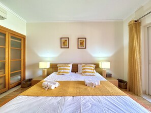 2 bedrooms, bed sheets