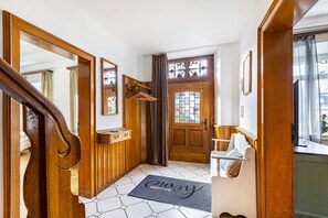 Interior - Farmhouse 'Kempers Auszeit' with Mountain View, Private Terrace and Wi-Fi (Plettenberg)