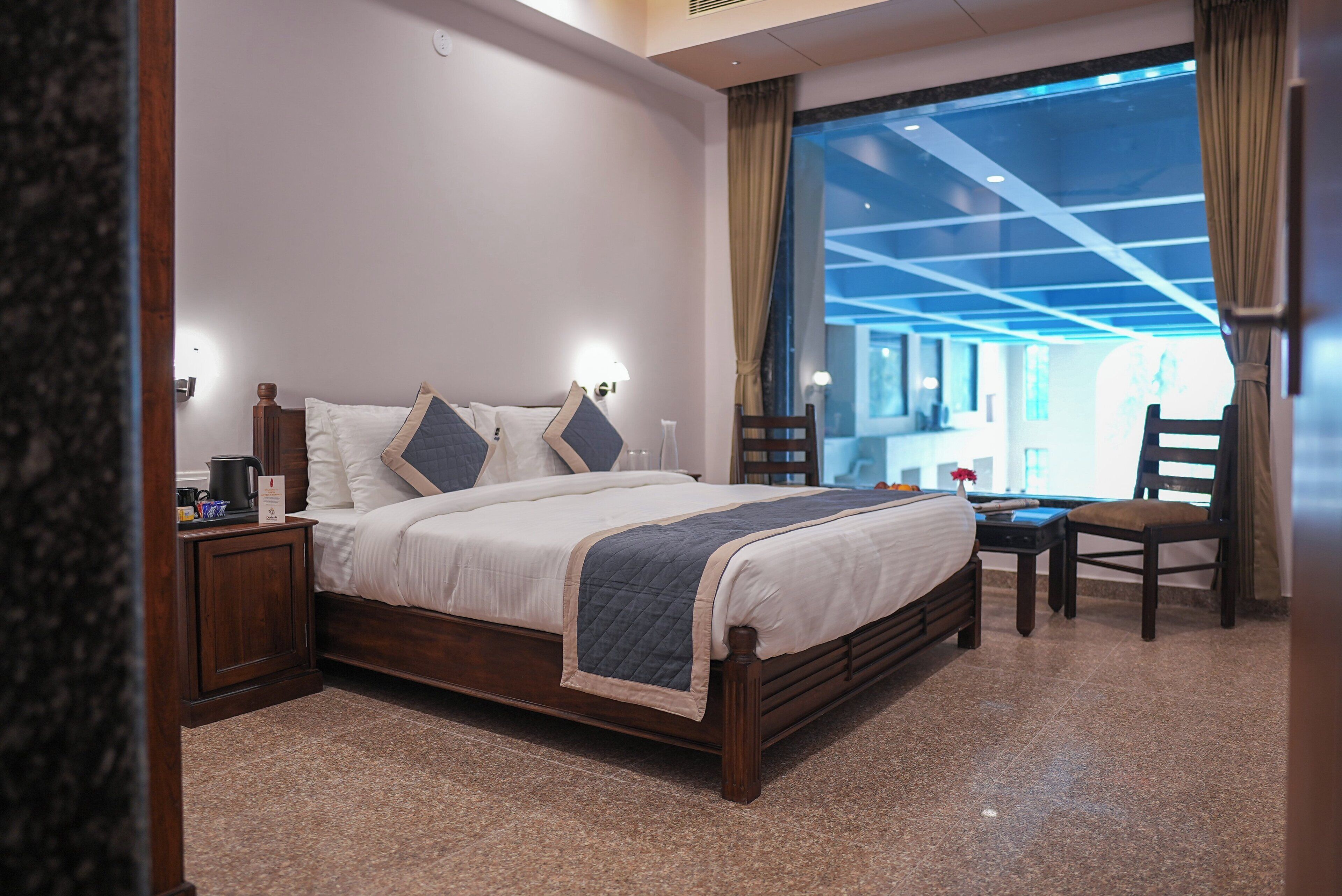 Deluxe Double Room, Balcony, City View | Free WiFi, bed sheets