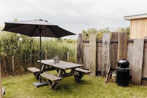 House | Balcony - Tiny Holiday Home for 2 With Picnic Table (Callantsoog)