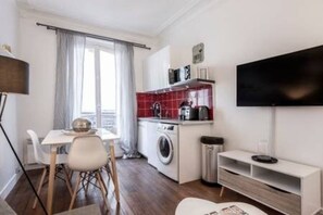 Apartment | Interior - Cozy Apartment- 1br/4p - Montmartre/sacre Coeur (Paris)