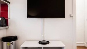 Unclassified image, 2 of 19, button - Cozy Apartment- 1br/4p - Montmartre/sacre Coeur (Paris)