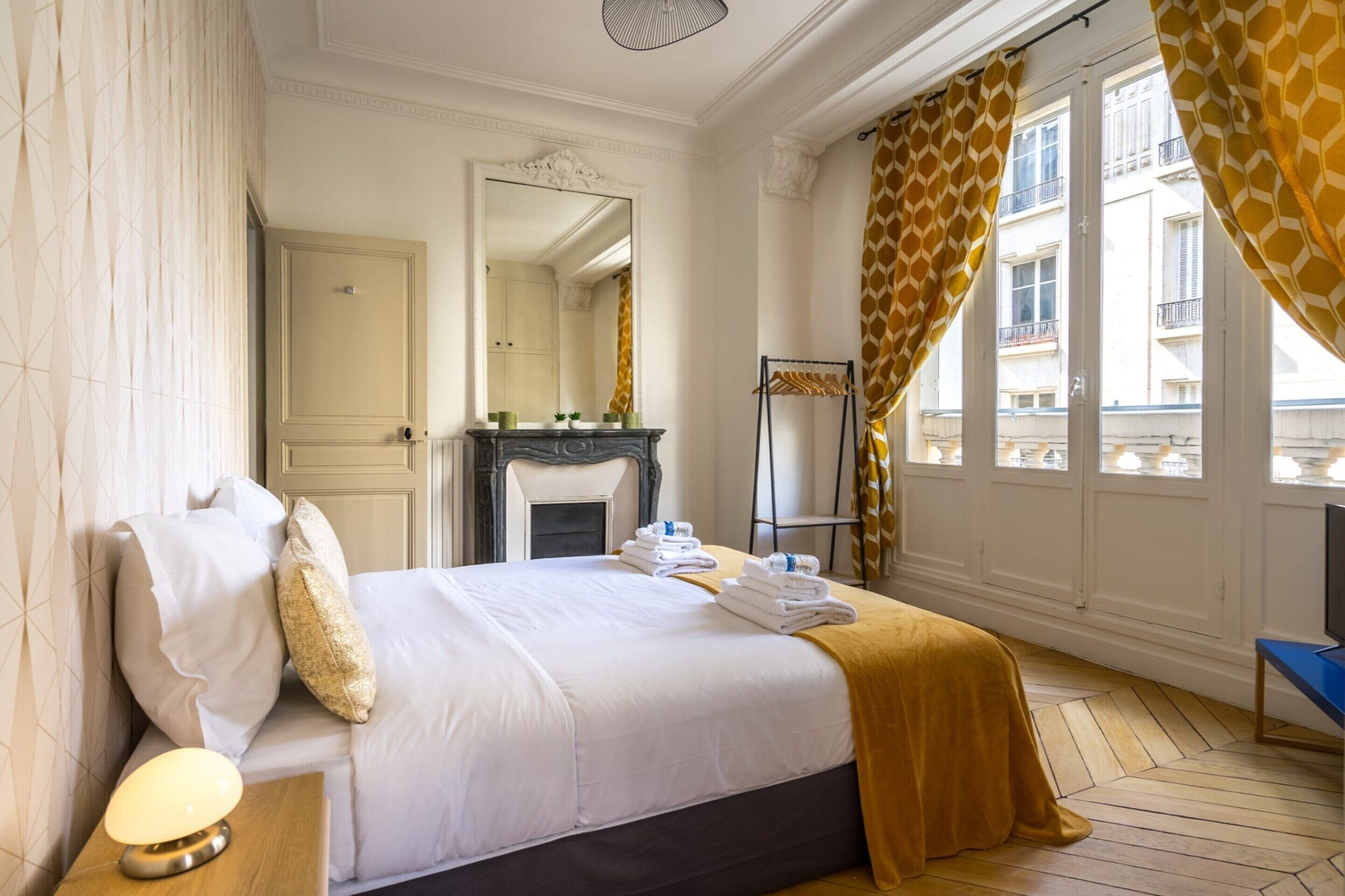 Apartment | 3 bedrooms, laptop workspace, iron/ironing board, bed sheets
