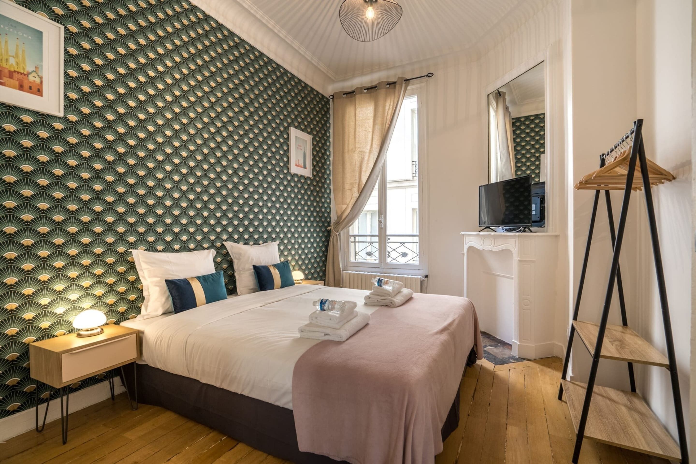 Apartment | 3 bedrooms, laptop workspace, iron/ironing board, bed sheets