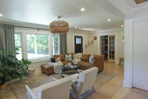 Living area - Charming 3-bedroom home with gardens & chickens (Salisbury)