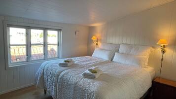 2 bedrooms, iron/ironing board, travel crib, free WiFi